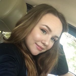 Meet your Posher, Rebecca